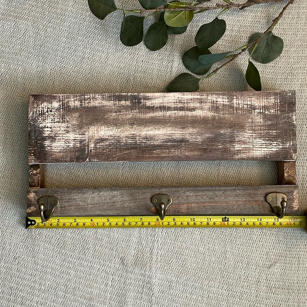 🆕 One-of-a-Kind Handcrafted Wooden Rustic Entry Wall Hanger | 3 Hooks